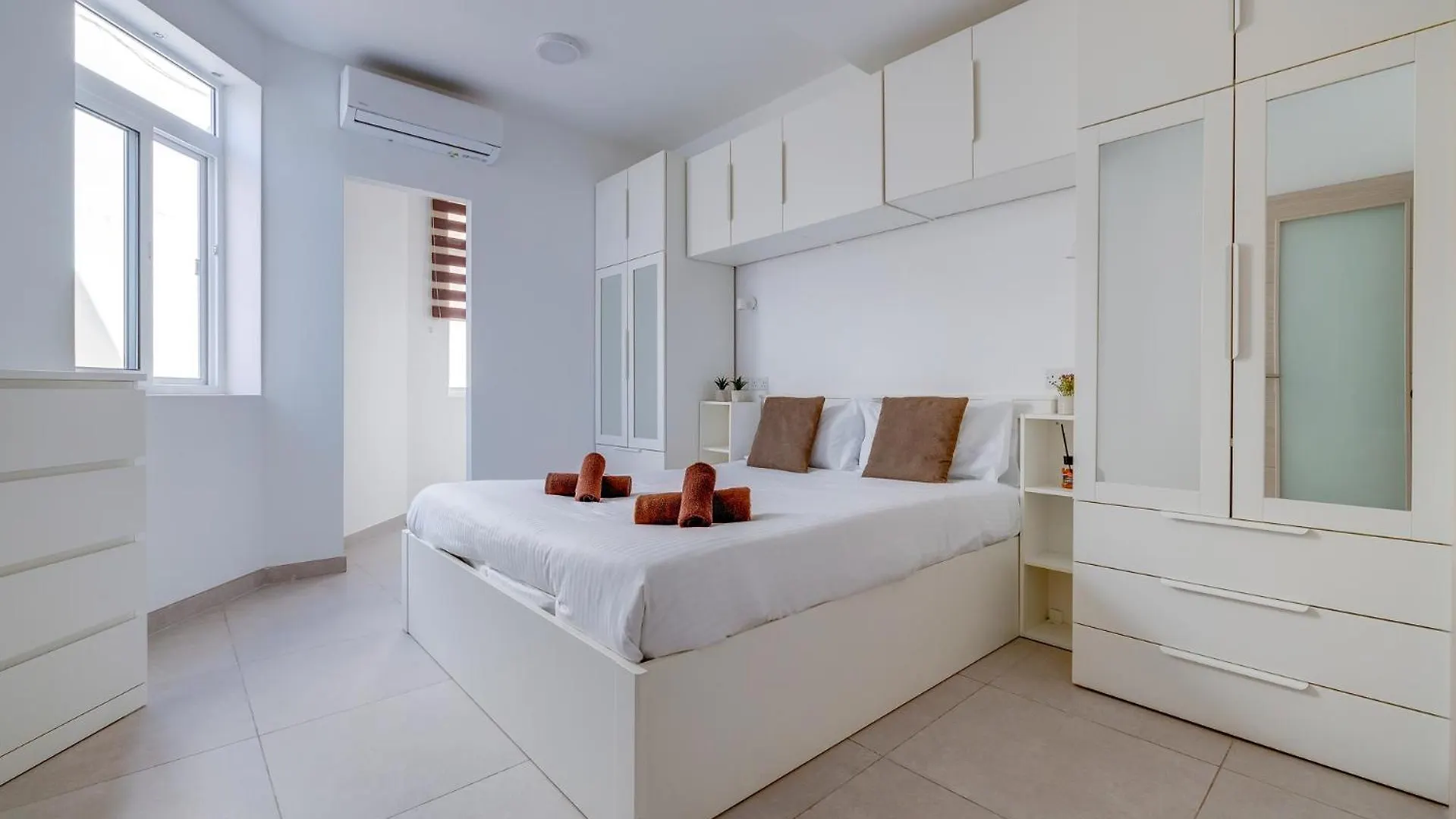 Trendy 2Br Maisonette Near St. Julians Hot Spots Saint Julian's Apartment