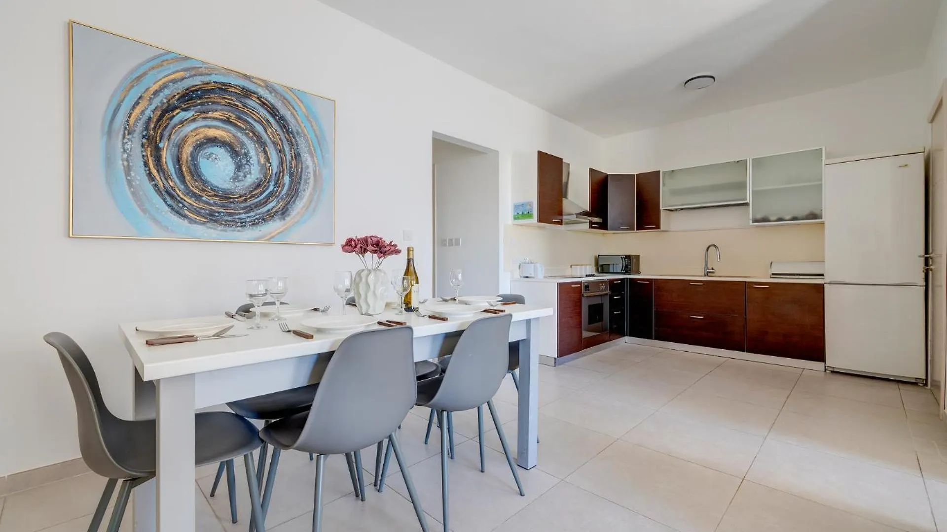 Trendy 2Br Maisonette Near St. Julians Hot Spots contacts